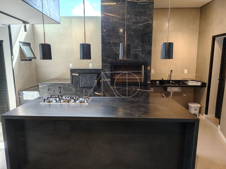 Linda casa con una vista magnífica al mar, con 4 habitacione